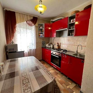 Довгострокова оренда 2к Квартира Левка Лук’яненка (Ватутіна) вулиця