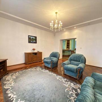 Продається 3-х кімнатна квартира великої площі  в Польському люксі