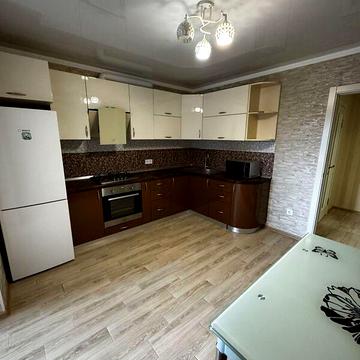 Довгострокова оренда 1к Квартира Андрія Первозванного вулиця