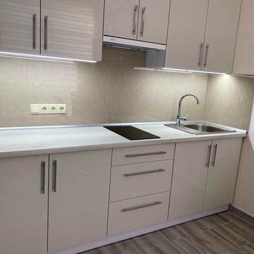 Лабораторна вул., 31