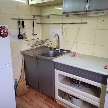 Космонавтів вул., 14