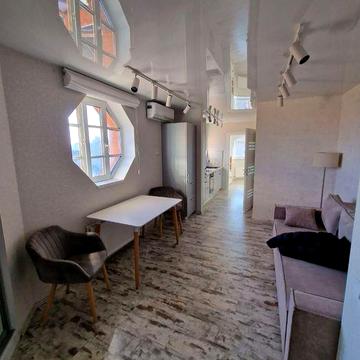 Метро Академ. Улица Осенняя дом 33. Метро 5 минут пеша