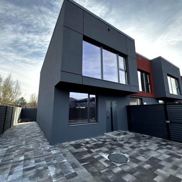 Зоряна вул.