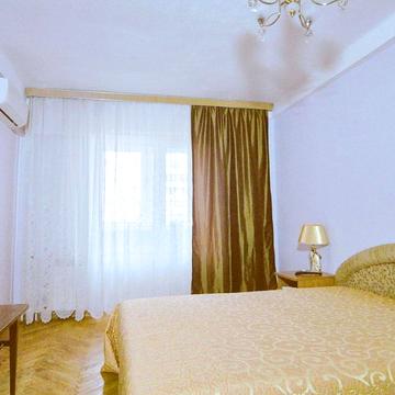 Дубровицька вул., 5