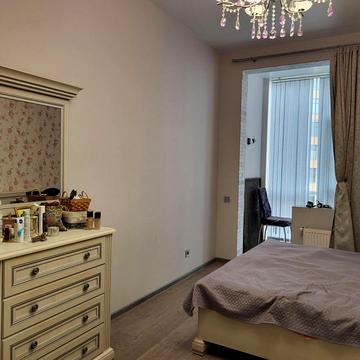 Перлинна вул., 4