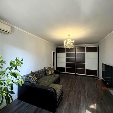 Княжий Затон вул., 12