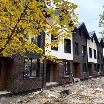 Продам таунхаус в Ірпені! Окремий двір!