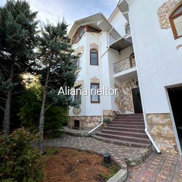 Аренда  дома 5 комнат подвал гараж участок 10 соток