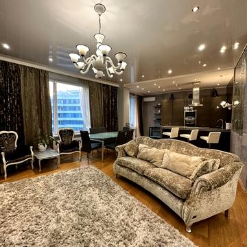 Літературна вул., 1а