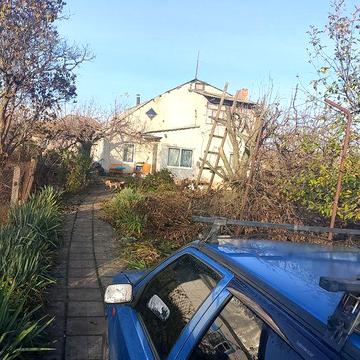 Продам 1/2 2-этажного дома.(Аренды нет)