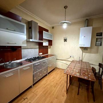 Здам 3 кім квартиру в центрі міста.Автономне опалення