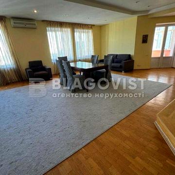 Продається простора квартира Верхогляда Андрія