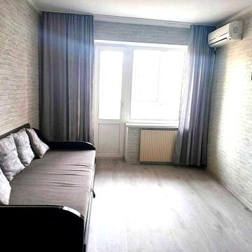 Продам 1 к Коперника 10 ремонт меблі техніка газ центр метро