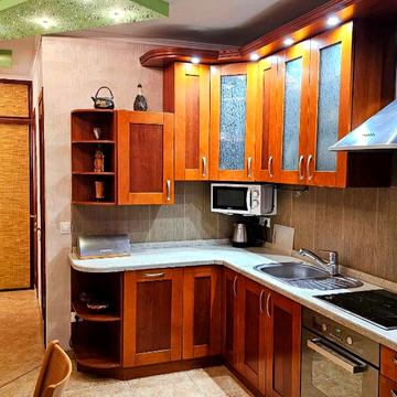 Машинобудівна вул., 21