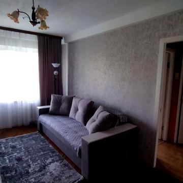 Юності вул., 4