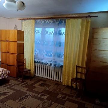 Однокімнатна квартира в центрі села Вікторія, Лубенського району.