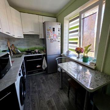 Продам чудову світлу квартиру