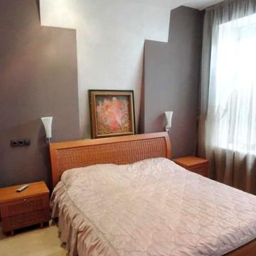 Лесі Українки просп. (Пушкіна), 10