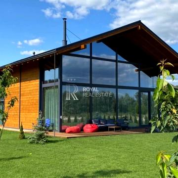 Центральна, 1