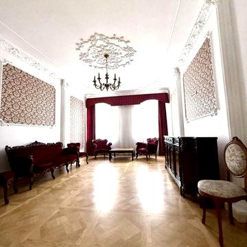 Продаж 3-кімнатної квартири у центрі Львова