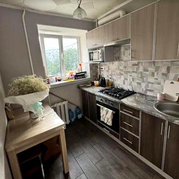Продаж 1к квартири 30 кв. м на вул. Карпенка