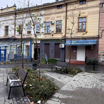 Бельведерська вул., 8