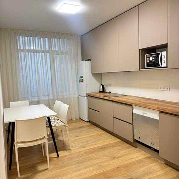 Оренда затишної однокімнатної квартири 40 м. ЖК "Кришталеві джерела