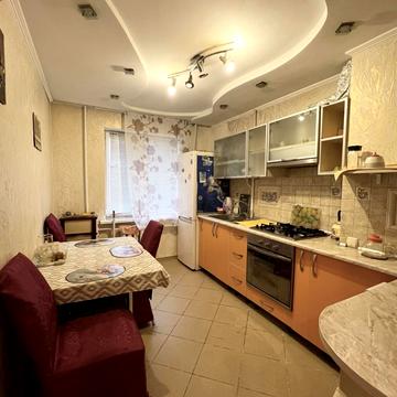 Іцхака Рабіна вул., 2