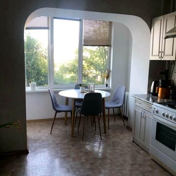 Жилянська вул., 72