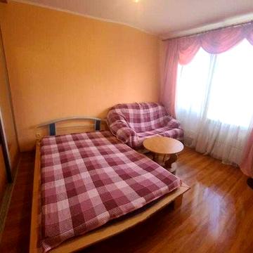 Продам 1 кімнатну квартиру, метро 10 хвилин.