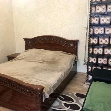 Здається квартира на довготривалий термін в ценрі міста Чернівців .