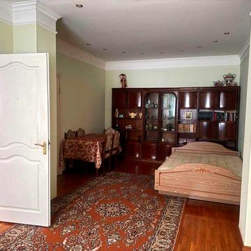 Оренда півбудинку