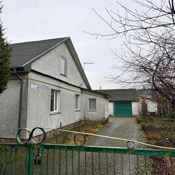 Оренда півбудинку