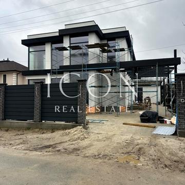 Квітнева вул.