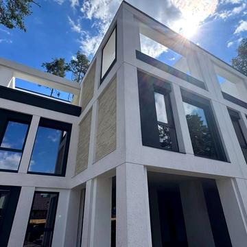 Варшавська вул.