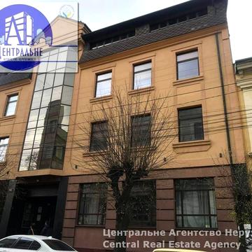 Тараса Шевченка вул., 25