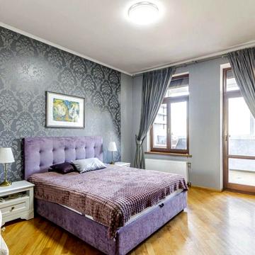 Богдана Хмельницького вул., 82