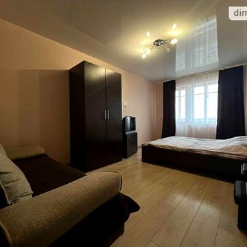 Довгострокова оренда 1к Квартира Кулика і Гудачека (Макарова) вулиця
