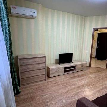 1 ком . на Таирова . Новый дом . Свободна