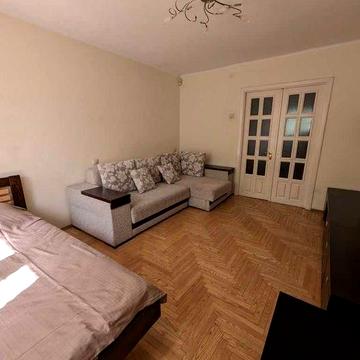 Оренда 2-к квартири на вул. Захарівська