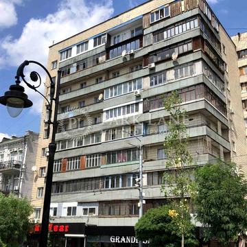 Тараса Шевченка бульв., 44