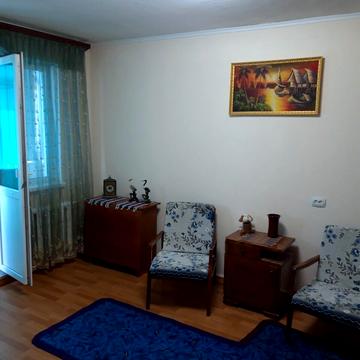 Героїв Крут вул. (Валентини Терешкової), 12