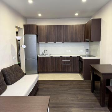 Салютна вул., 2к1