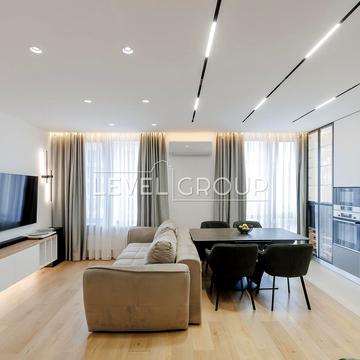 Дніпровська набережна вул., 18-А