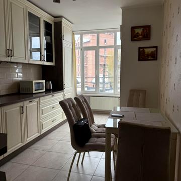 1-й Топольний пров., 7