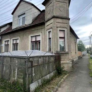 Домоволодіння з 2 будинків на одній великій ділянці