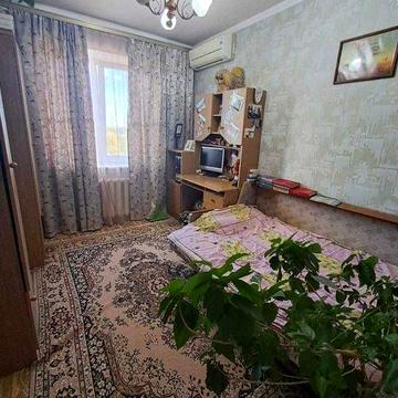 Продаю трьохкімнатну квартиру в центрі міста