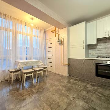 Петрівська вул., 1