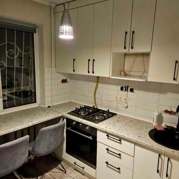 Метробудівська вул., 5