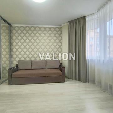 Академіка Амосова вул., 63